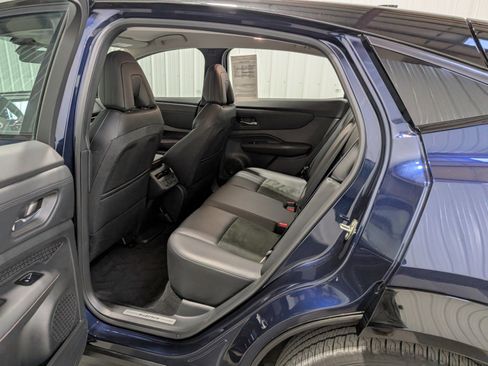 Used 2024 Nissan Ariya AWD image 9