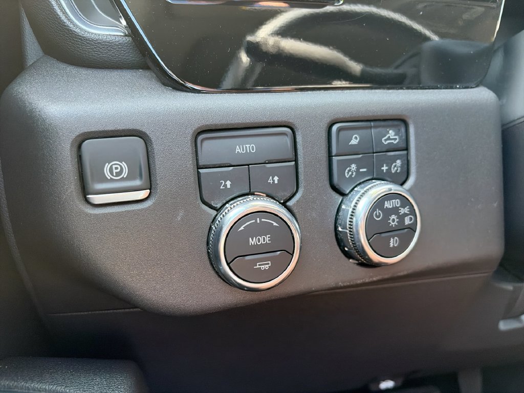Used 2025 GMC Sierra 1500 SLT AWD/4WD image 23
