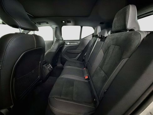 Certified 2023 Volvo XC40 B5 Plus w/ Protection Package Premier AWD/4WD image 25