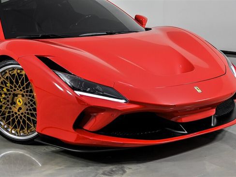 Used 2022 Ferrari F8 Tributo RWD image 2