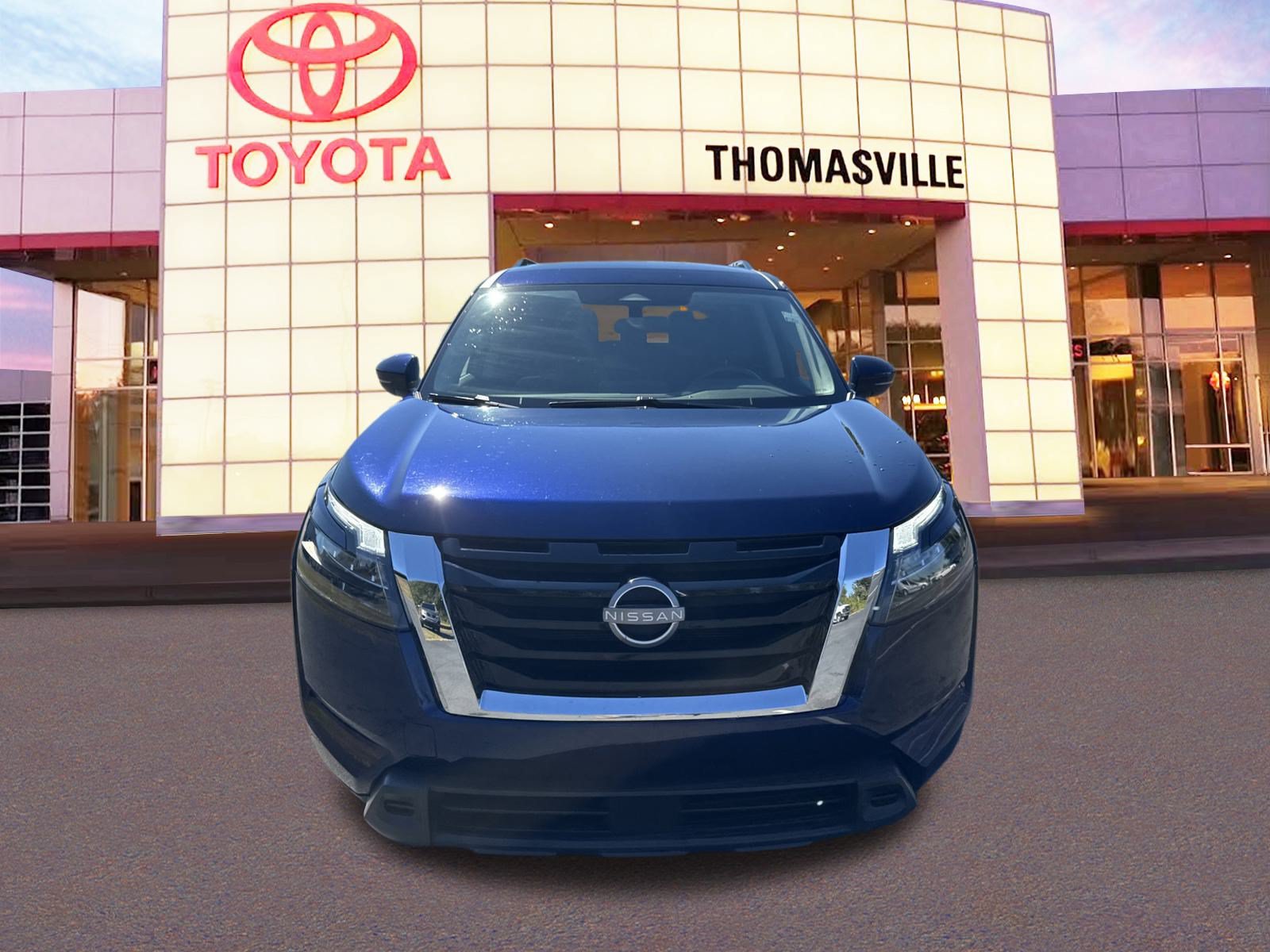 Used 2025 Nissan Pathfinder SV AWD/4WD image 2