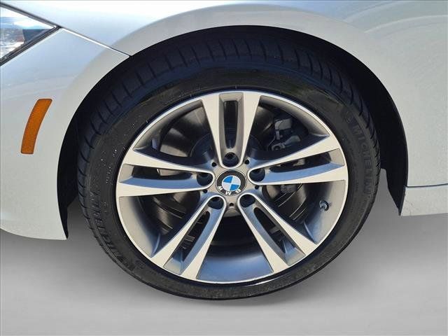 Used 2017 BMW 330i Sedan RWD image 23