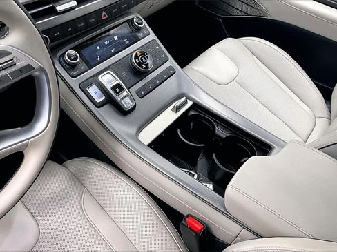 Used 2023 Hyundai Palisade Calligraphy image 14