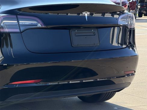 Used 2023 Tesla Model 3 Standard Range image 6