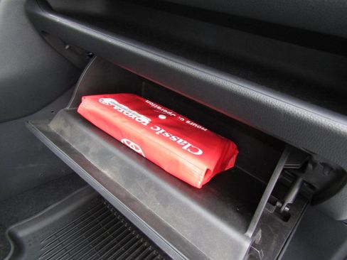 Used 2021 Toyota RAV4 LE image 28