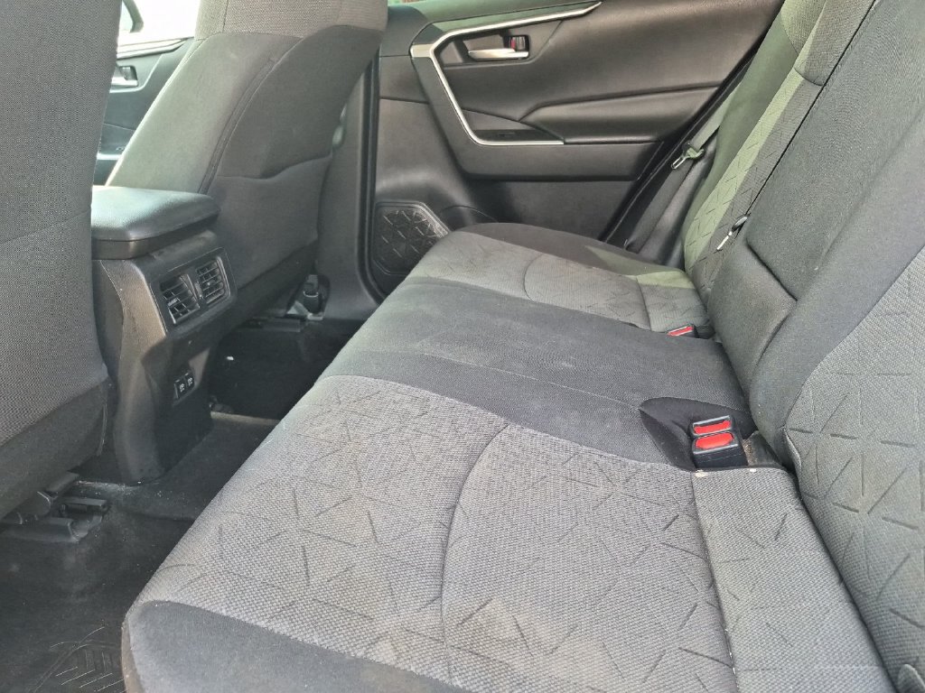 Used 2020 Toyota RAV4 XLE AWD/4WD image 12