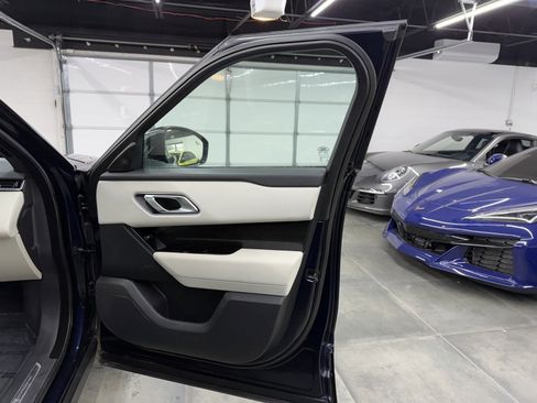 Used 2023 Land Rover Range Rover Velar R-Dynamic S image 23