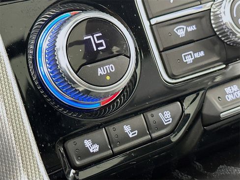 Used 2021 GMC Yukon Denali w/ Denali Premium Package image 20