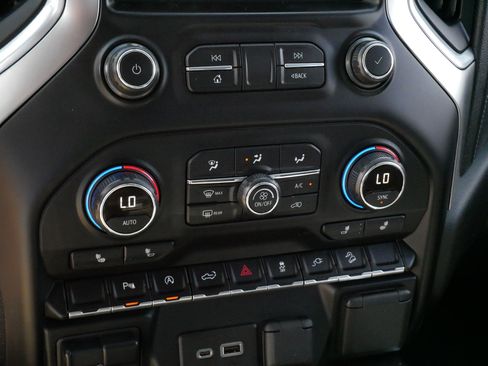 Used 2020 Chevrolet Silverado 1500 RST AWD/4WD image 23