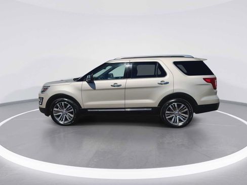 Used 2017 Ford Explorer Platinum AWD/4WD image 5