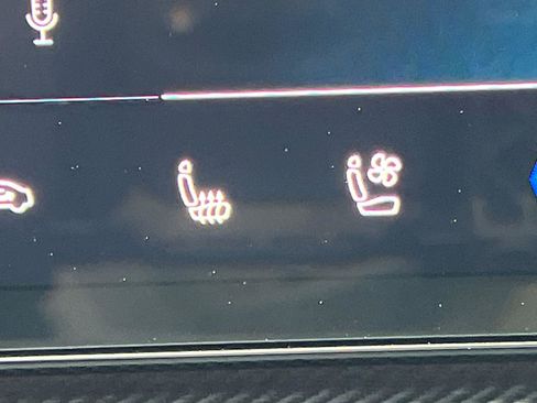 Used 2025 Audi SQ5 Premium Plus w/ Premium Plus Package image 33