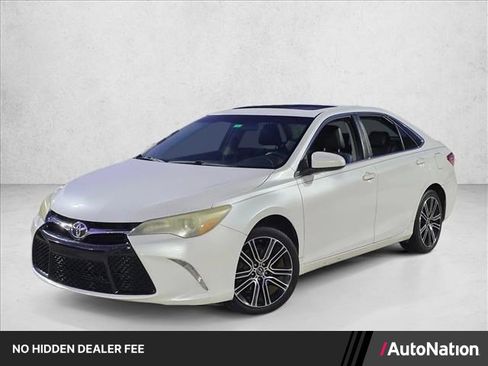 Used 2016 Toyota Camry SE FWD image 1