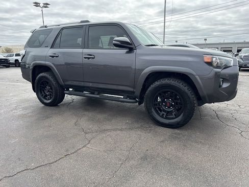 Used 2022 Toyota 4Runner SR5 Premium w/ Moonroof Package image 4