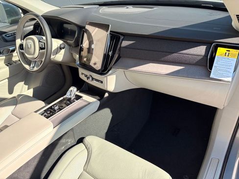 New 2026 Volvo XC90 B6 Ultra image 28