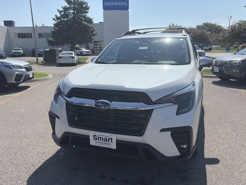 Used 2023 Subaru Ascent Limited w/ Technology Package AWD/4WD image 2