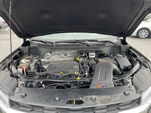 Used 2025 Chevrolet Trax LT w/ LT Convenience Package image 31