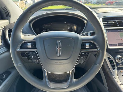Used 2019 Lincoln Nautilus Reserve w/ Driver Assistance Package FWD image 27