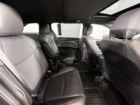 Certified 2023 Toyota Sienna XSE image 43