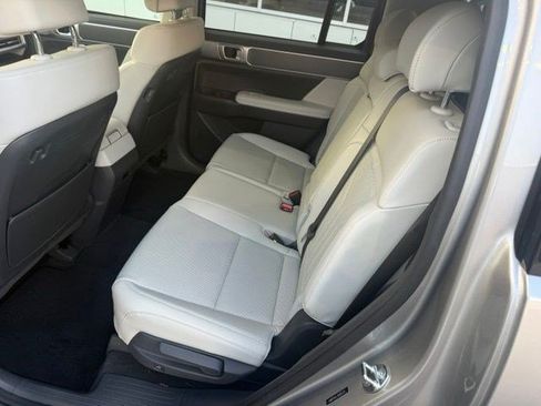 Used 2024 Hyundai Santa Fe SEL FWD image 11