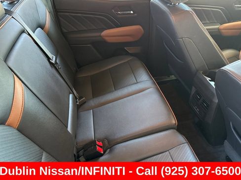 Used 2024 GMC Canyon AT4 w/ AT4 Premium Package AWD/4WD image 18