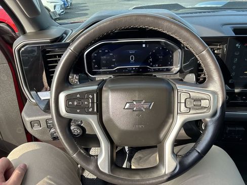 Used 2022 Chevrolet Silverado 1500 LT Trail Boss w/ Convenience Package II AWD/4WD image 14