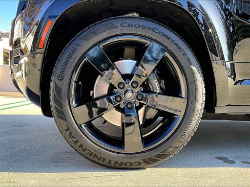 Used 2023 Land Rover Defender 110 V8 image 8