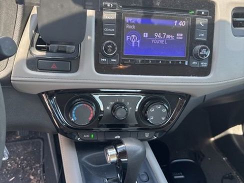 Used 2017 Honda HR-V LX image 9