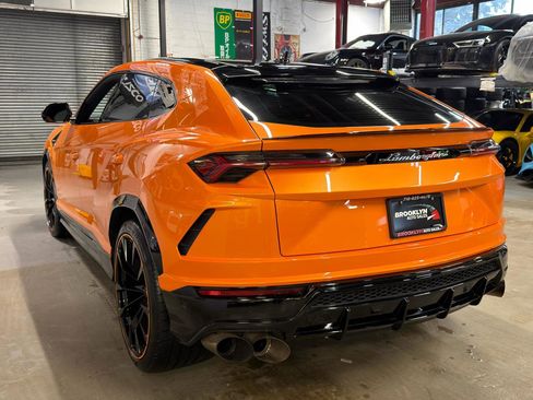 Used 2022 Lamborghini Urus image 8