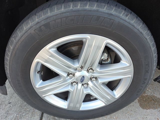 Used 2019 Ford Expedition XLT w/ Equipment Group 202A RWD image 13