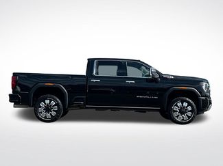 Used 2025 GMC Sierra 3500 Denali w/ Denali Reserve Package AWD/4WD video 2