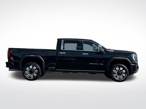 Used 2025 GMC Sierra 3500 Denali w/ Denali Reserve Package AWD/4WD image 2