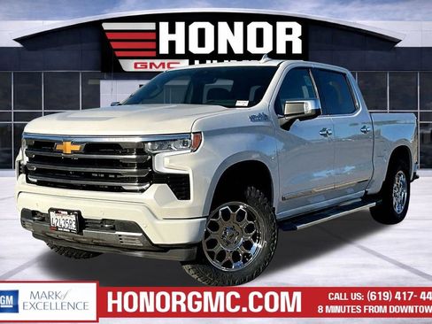 Used 2023 Chevrolet Silverado 1500 High Country w/ Technology Package image 3