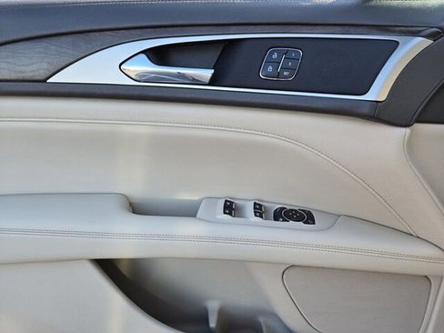 Used 2019 Lincoln MKZ Reserve FWD image 33
