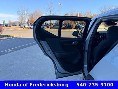 Used 2024 Volvo XC40 B5 Core w/ Protection Package image 15