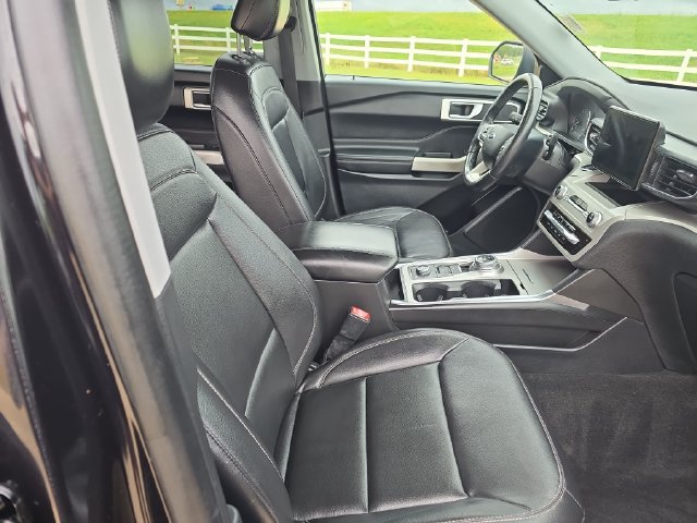 Used 2021 Ford Explorer XLT w/ Equipment Group 202A AWD/4WD image 10