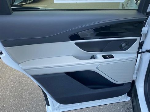 New 2026 Lincoln Nautilus Reserve w/ Jet Appearance Package image 8