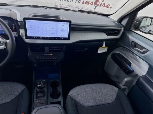 New 2026 Ford Maverick XLT image 25