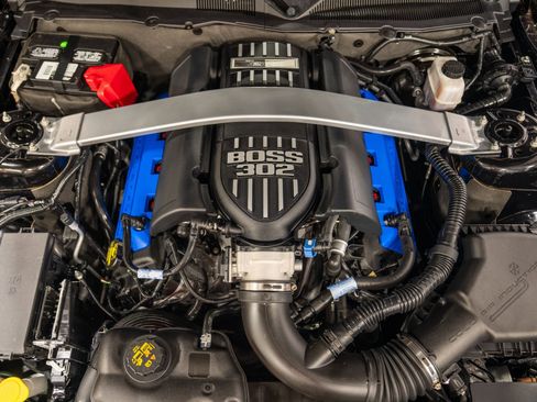Used 2012 Ford Mustang Boss 302 RWD image 32