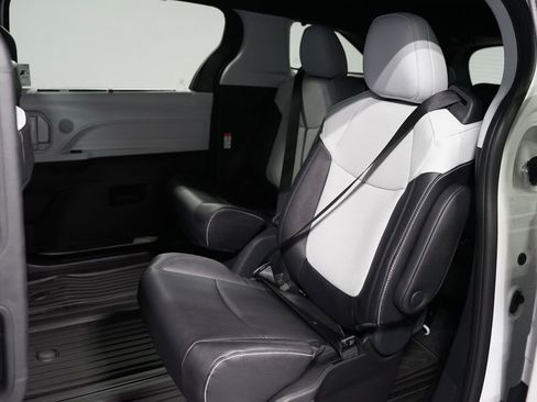 New 2026 Toyota Sienna XSE image 30