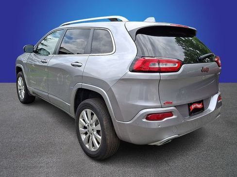 Used 2017 Jeep Cherokee Overland w/ Technology Group AWD/4WD image 6