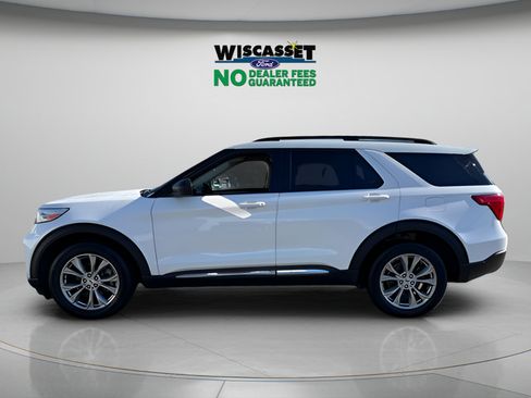 Used 2023 Ford Explorer XLT w/ Equipment Group 202A AWD/4WD image 2
