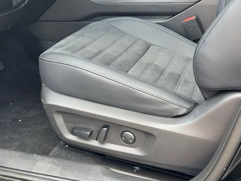 New 2025 Mitsubishi Outlander SE image 20