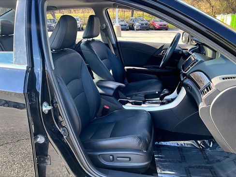 Used 2017 Honda Accord EX-L image 9