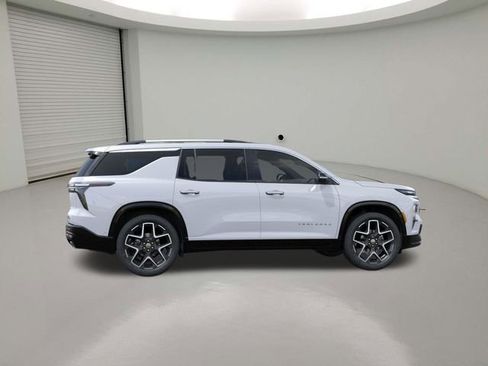 New 2026 Chevrolet Traverse High Country w/ LPO, Floor Liner Package image 5