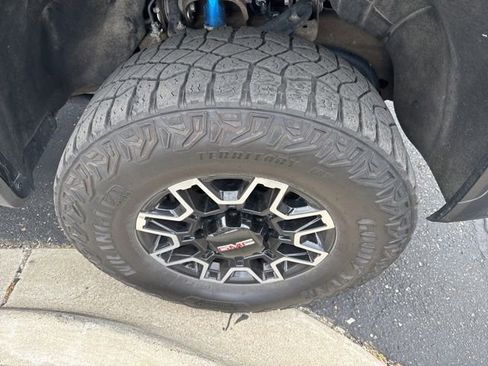 Certified 2024 GMC Sierra 2500 AT4X AWD/4WD image 2