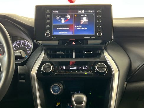 Used 2022 Toyota Venza XLE image 23