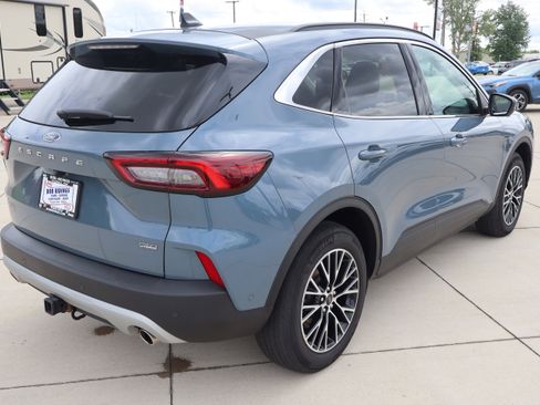 Used 2023 Ford Escape SE w/ PHEV Premium Package FWD image 6