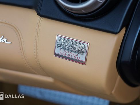 Used 2010 Ferrari California RWD image 38