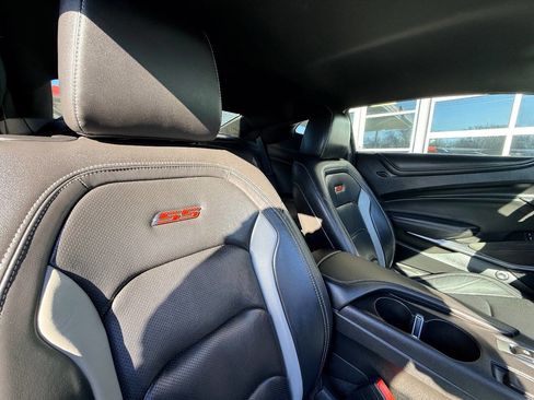 Used 2021 Chevrolet Camaro SS image 38