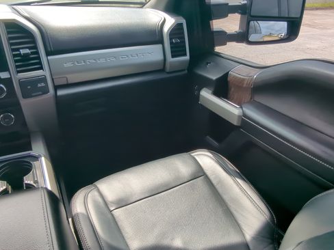 Used 2019 Ford F250 Lariat w/ Chrome Package AWD/4WD image 15